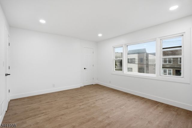 284 2Nd Ave, Newark City, NJ 07107