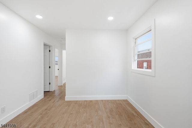 284 2Nd Ave, Newark City, NJ 07107