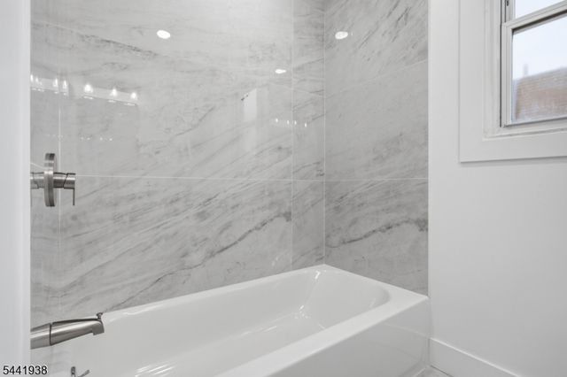 284 2Nd Ave, Newark City, NJ 07107