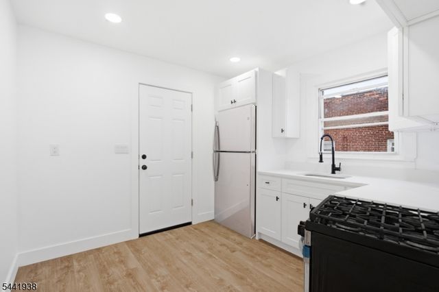284 2Nd Ave, Newark City, NJ 07107