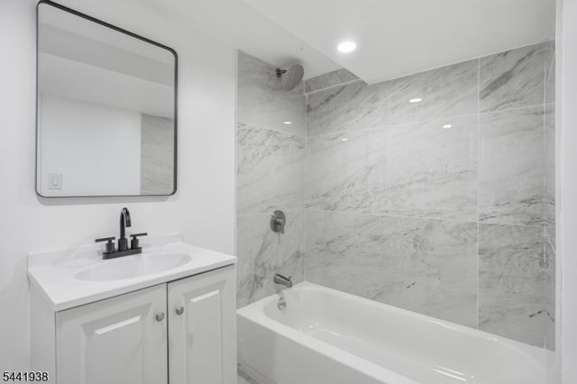 284 2Nd Ave, Newark City, NJ 07107