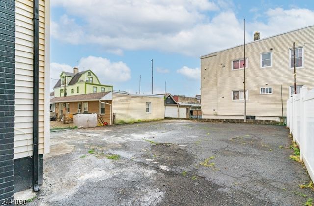 284 2Nd Ave, Newark City, NJ 07107