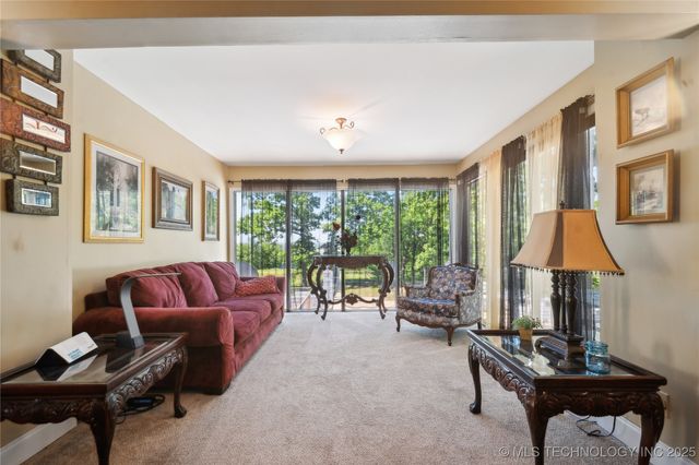 2 Diamond Head Drive, Sand Springs, OK 74063