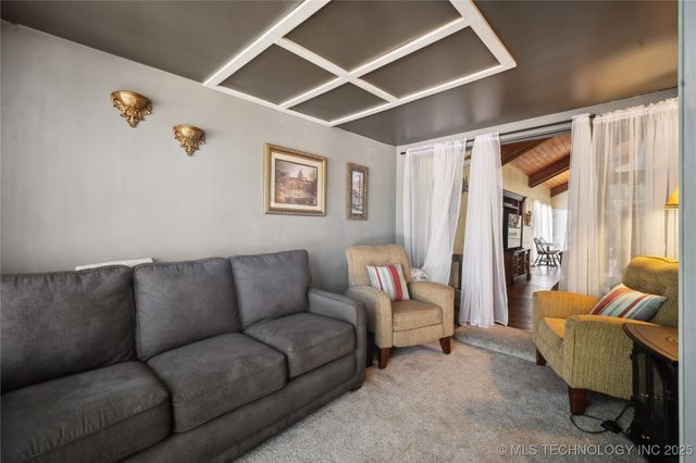 2 Diamond Head Drive, Sand Springs, OK 74063