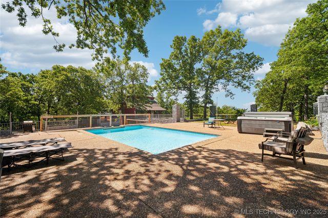 2 Diamond Head Drive, Sand Springs, OK 74063