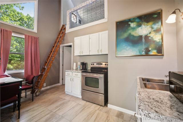 2 Diamond Head Drive, Sand Springs, OK 74063