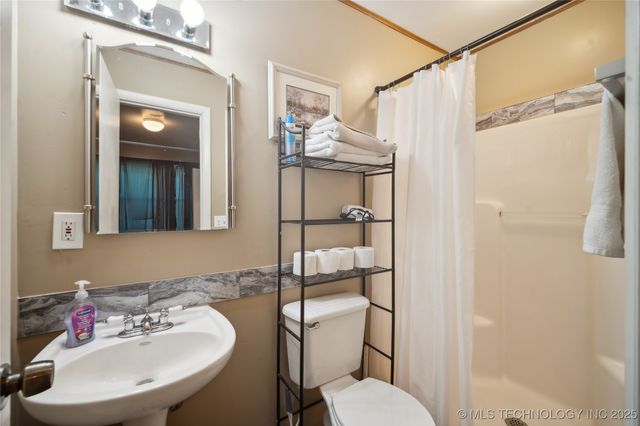 2 Diamond Head Drive, Sand Springs, OK 74063