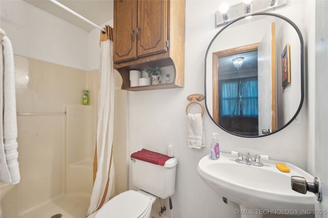 2 Diamond Head Drive, Sand Springs, OK 74063