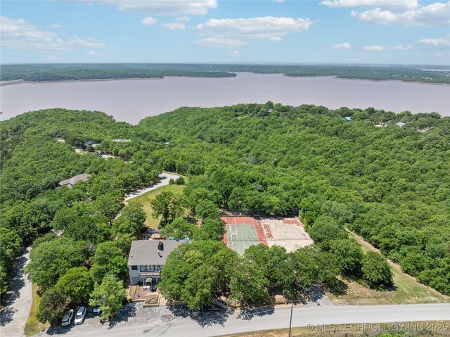 2 Diamond Head Drive, Sand Springs, OK 74063