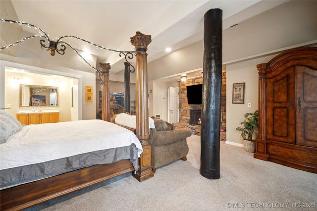 2 Diamond Head Drive, Sand Springs, OK 74063