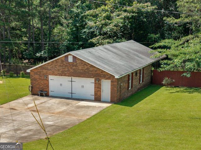 525 Levi Barnes Road, Jackson, GA 30233