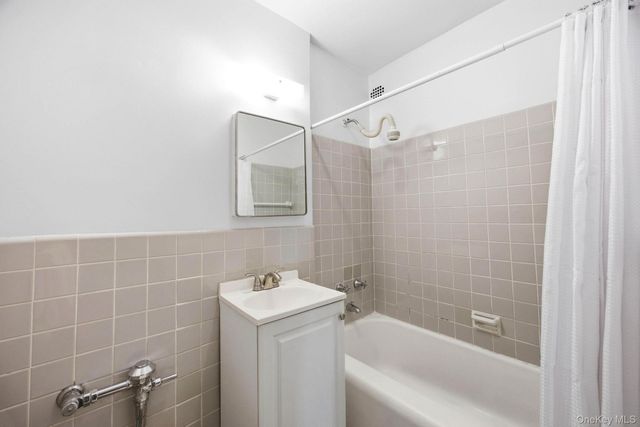 800 Grand Concourse 2DN, Bronx, NY 10451