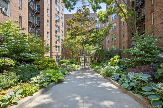 800 Grand Concourse 2DN, Bronx, NY 10451