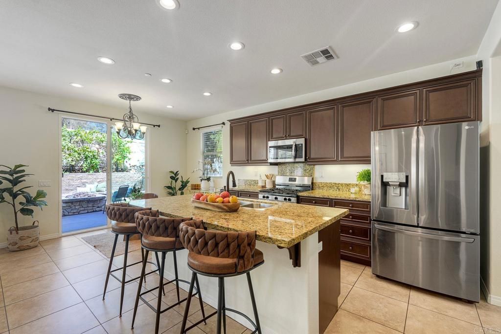 629 Amarra Lane, Vista, CA 92083 — photo 3