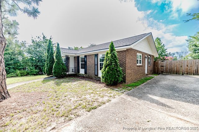 616 Dandridge Drive, Fayetteville, NC 28303
