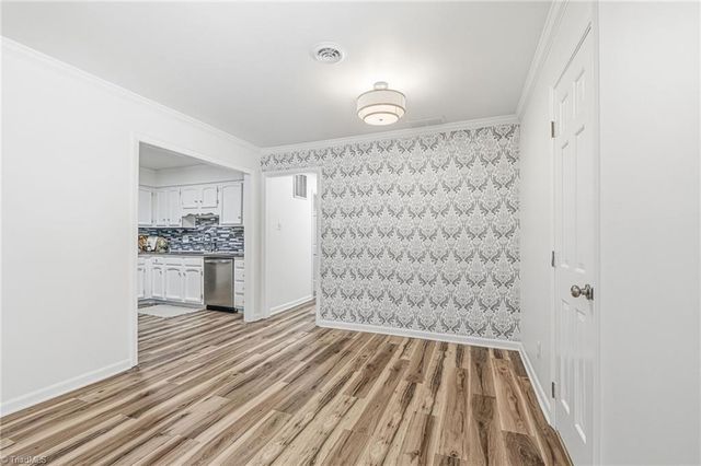 6 Fountain View Circle H, Greensboro, NC 27405
