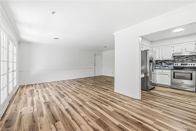 6 Fountain View Circle H, Greensboro, NC 27405