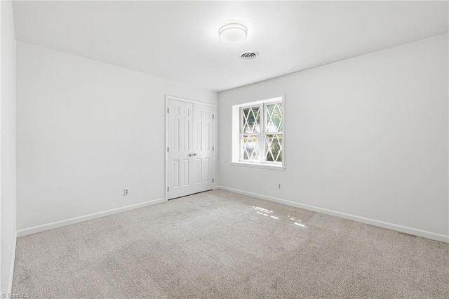 6 Fountain View Circle H, Greensboro, NC 27405