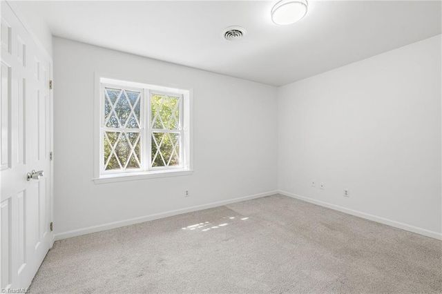 6 Fountain View Circle H, Greensboro, NC 27405