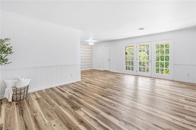 6 Fountain View Circle H, Greensboro, NC 27405
