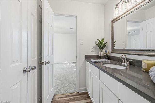 6 Fountain View Circle H, Greensboro, NC 27405