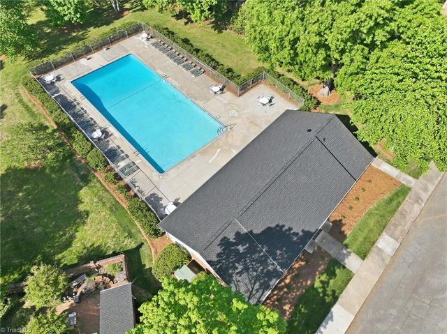 6 Fountain View Circle H, Greensboro, NC 27405