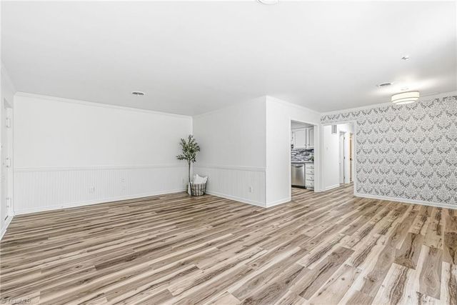6 Fountain View Circle H, Greensboro, NC 27405