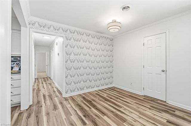 6 Fountain View Circle H, Greensboro, NC 27405