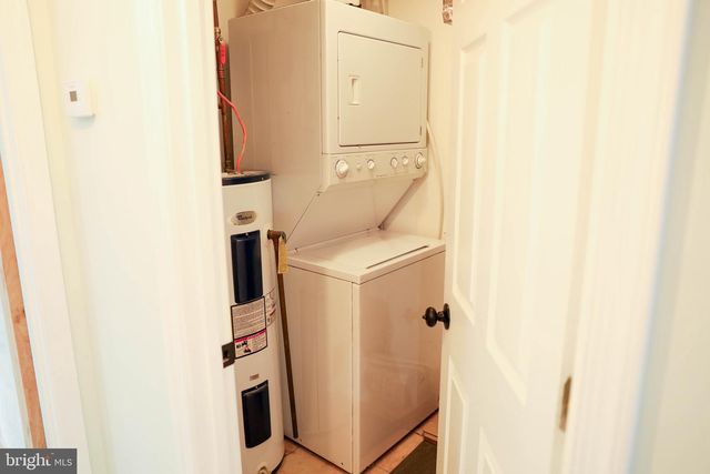 4124 Ames St NE Apt 13, Washington, DC 20019