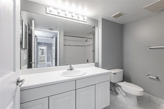 2600 S University Drive 124, Davie, FL 33328