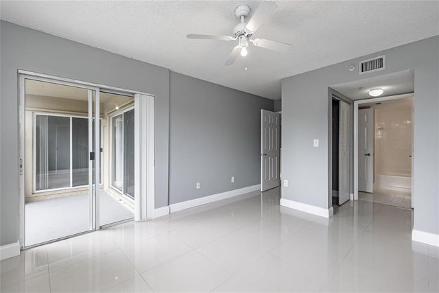 2600 S University Drive 124, Davie, FL 33328