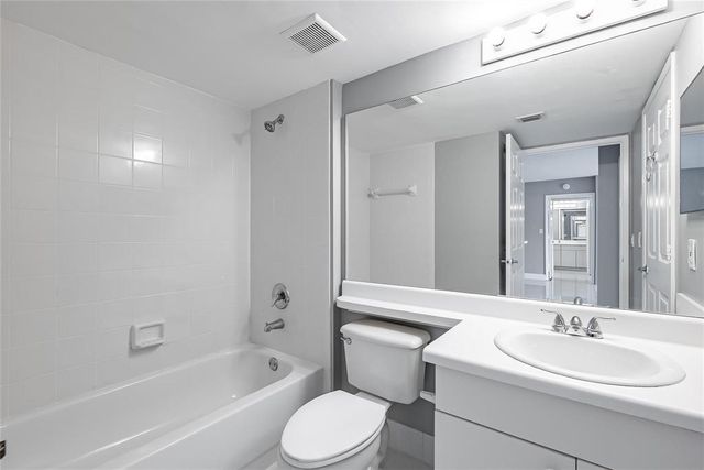 2600 S University Drive 124, Davie, FL 33328