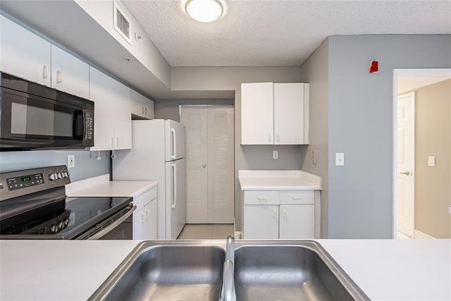 2600 S University Drive 124, Davie, FL 33328