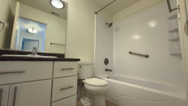 9233 Laguna Pointe, Elk Grove, CA 95758
