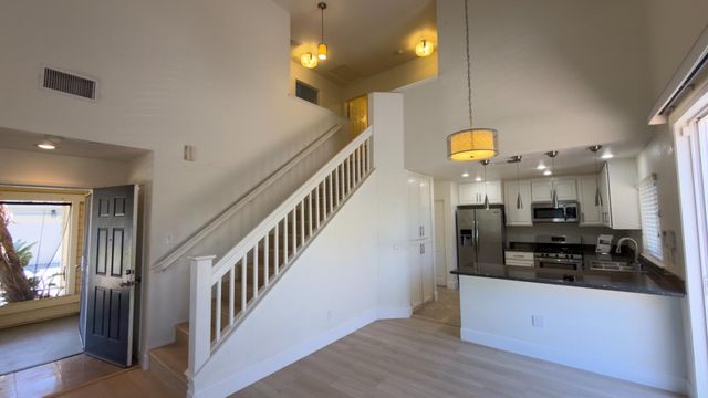 9233 Laguna Pointe, Elk Grove, CA 95758