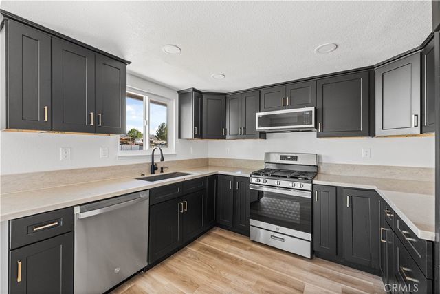16114 Valeport, Lancaster, CA 93535