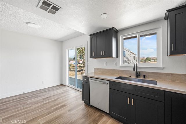16114 Valeport, Lancaster, CA 93535