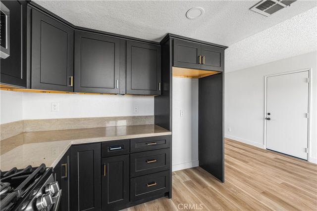 16114 Valeport, Lancaster, CA 93535