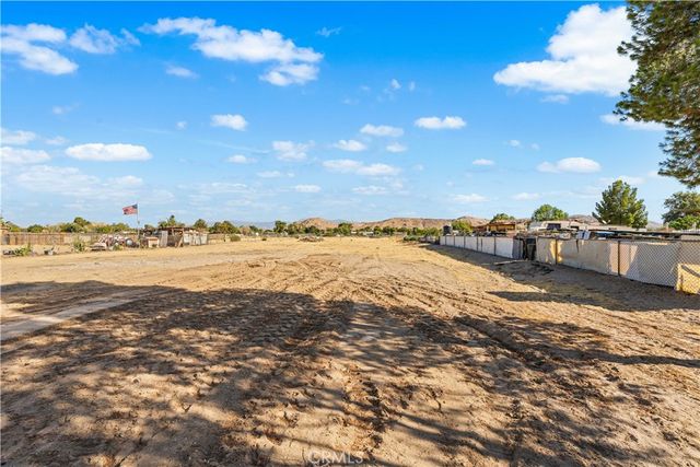 16114 Valeport, Lancaster, CA 93535