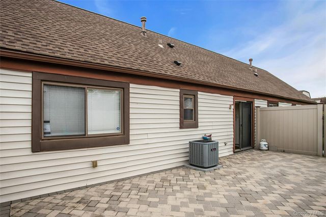94 Gauguin Court 94, Middle Island, NY 11953