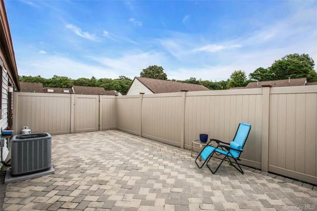 94 Gauguin Court 94, Middle Island, NY 11953