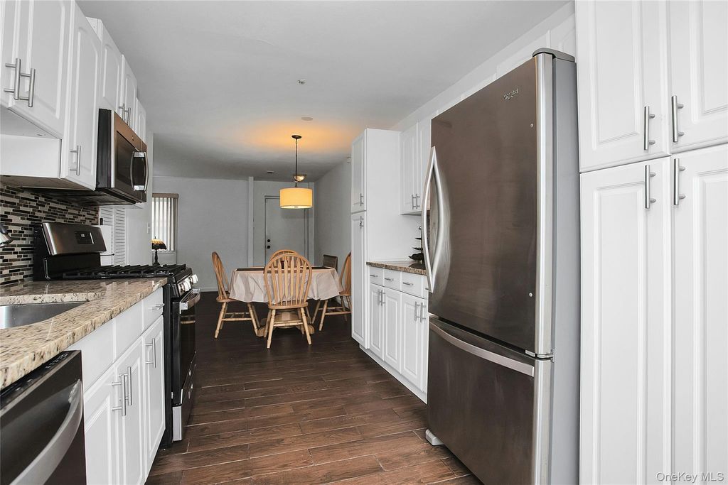94 Gauguin Court 94, Middle Island, NY 11953 — photo 5