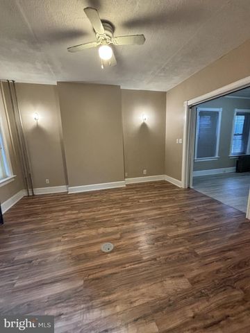 16 BARNT AVE, Trenton, NJ 08611