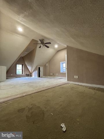 16 BARNT AVE, Trenton, NJ 08611