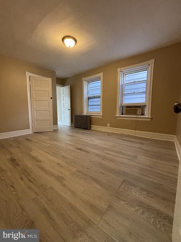 16 BARNT AVE, Trenton, NJ 08611