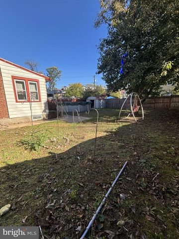 16 BARNT AVE, Trenton, NJ 08611