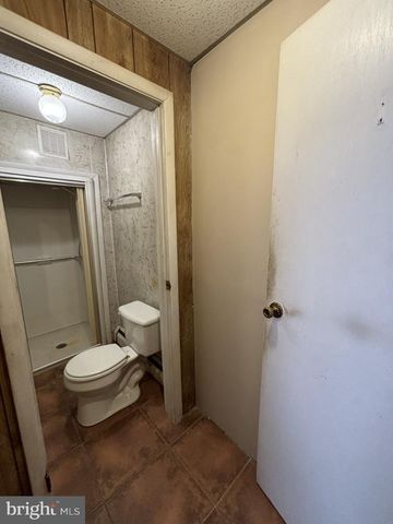 16 BARNT AVE, Trenton, NJ 08611