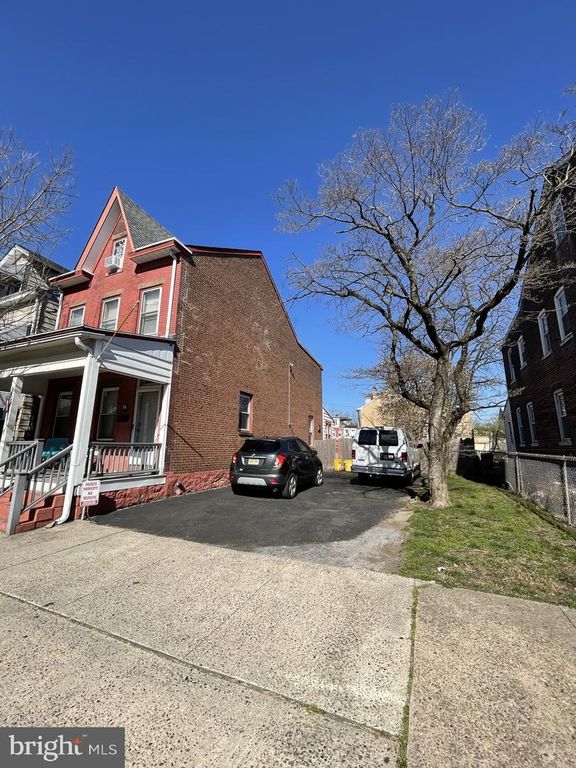 16 BARNT AVE, Trenton, NJ 08611