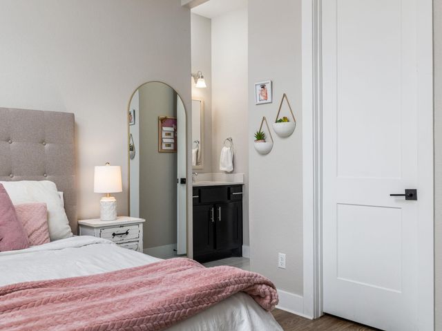 901 Clark CV, Buda, TX 78610