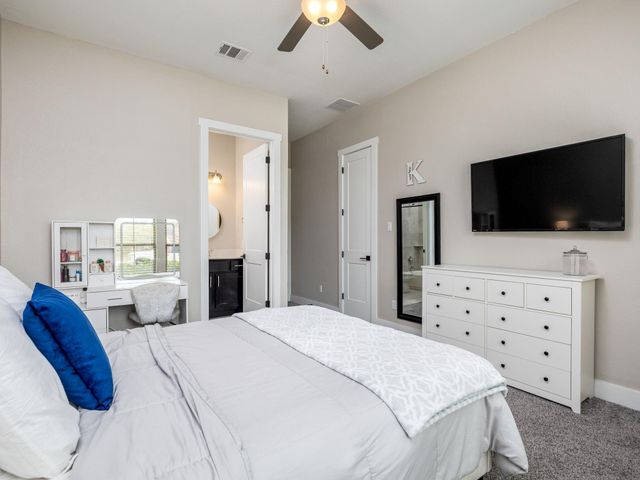 901 Clark CV, Buda, TX 78610